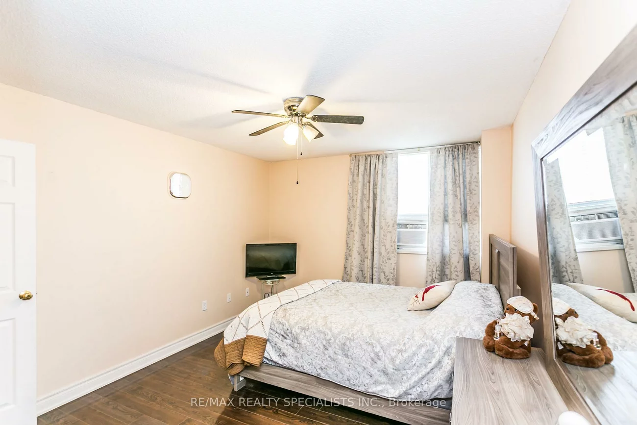 1615, Bloor, Applewood, Mississauga