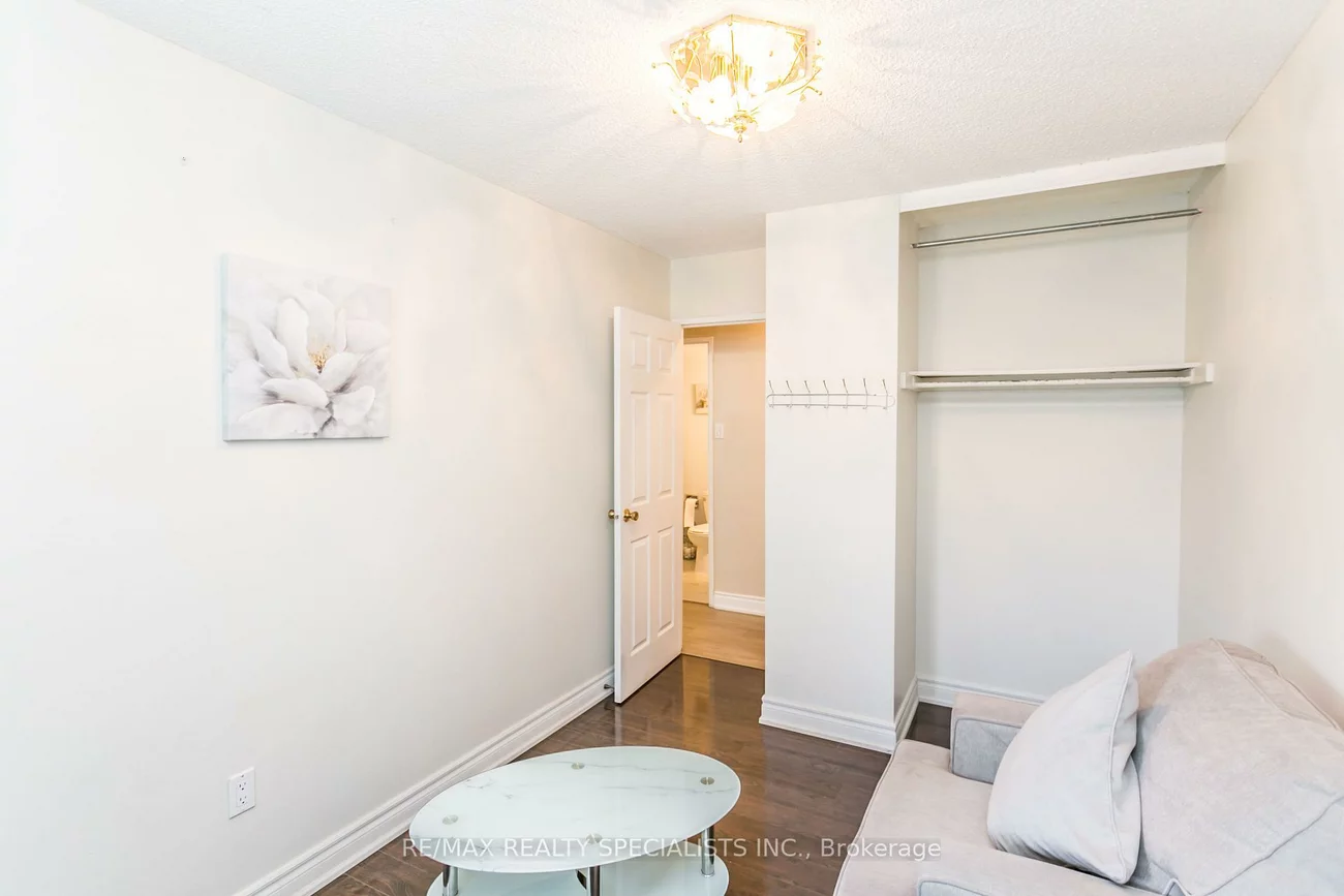 1615, Bloor, Applewood, Mississauga