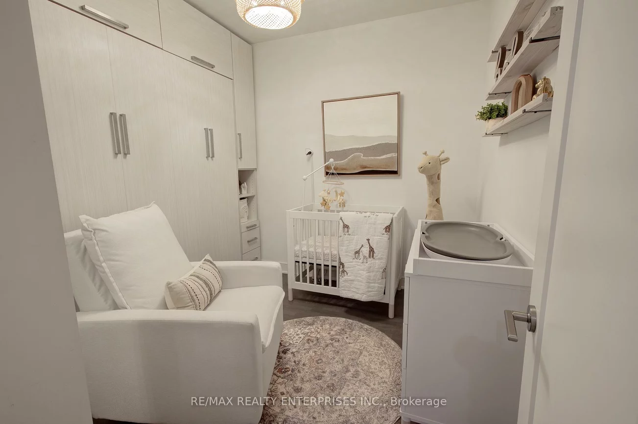 1575, Lakeshore, Clarkson, Mississauga