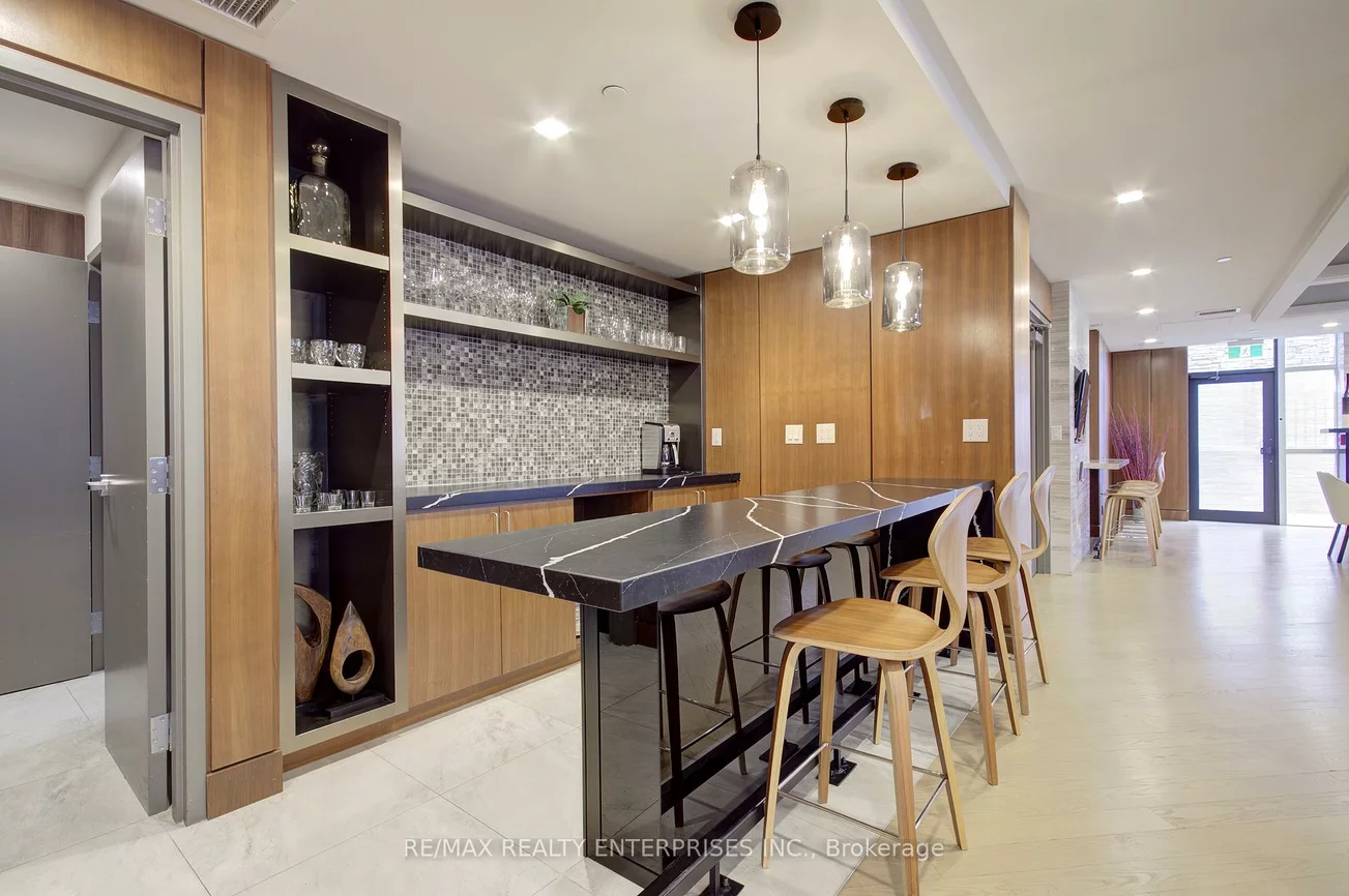 1575, Lakeshore, Clarkson, Mississauga