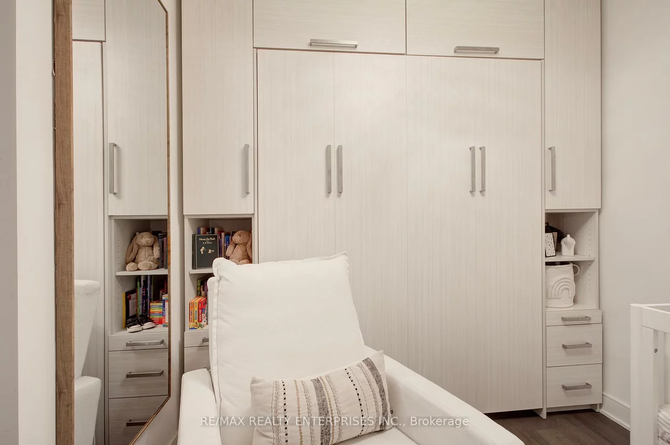 1575, Lakeshore, Clarkson, Mississauga