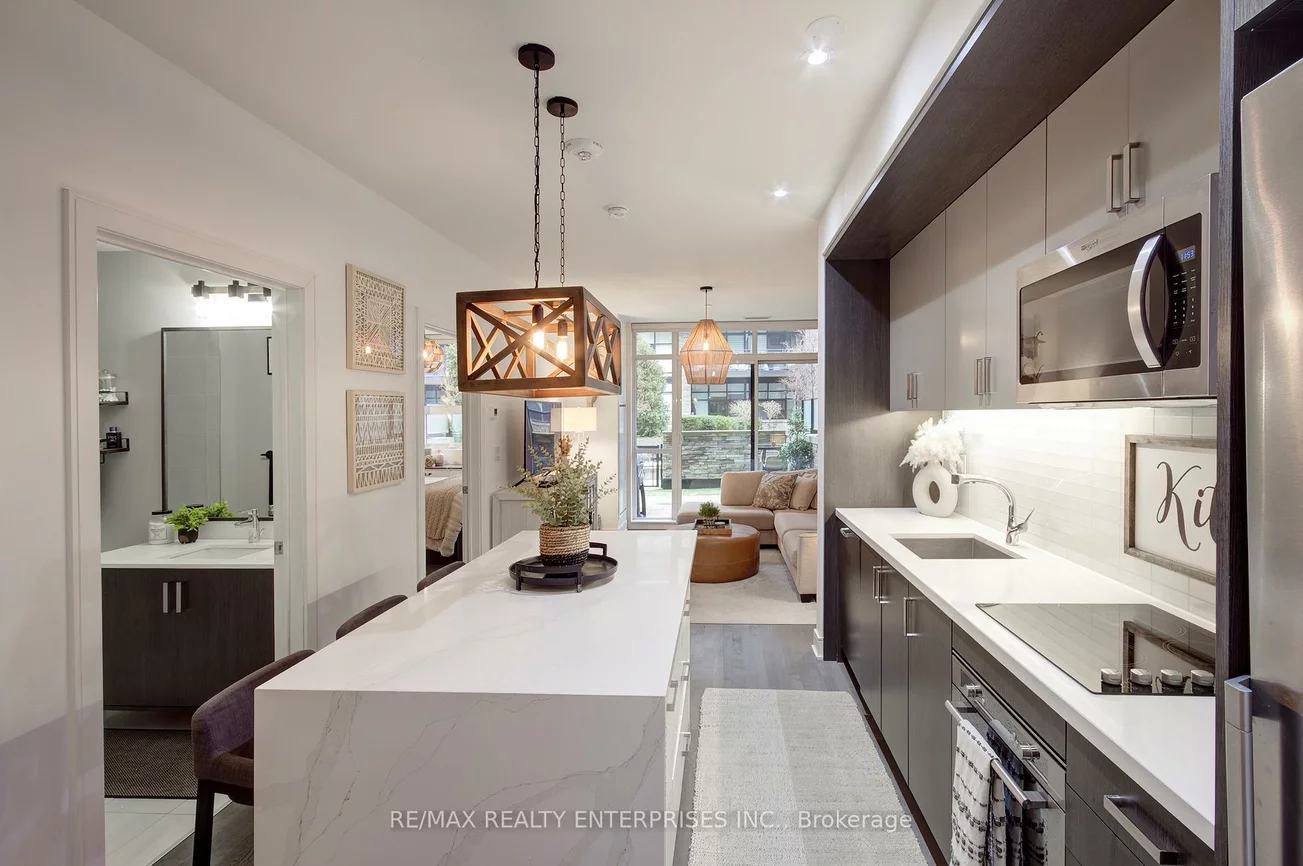 1575, Lakeshore, Clarkson, Mississauga