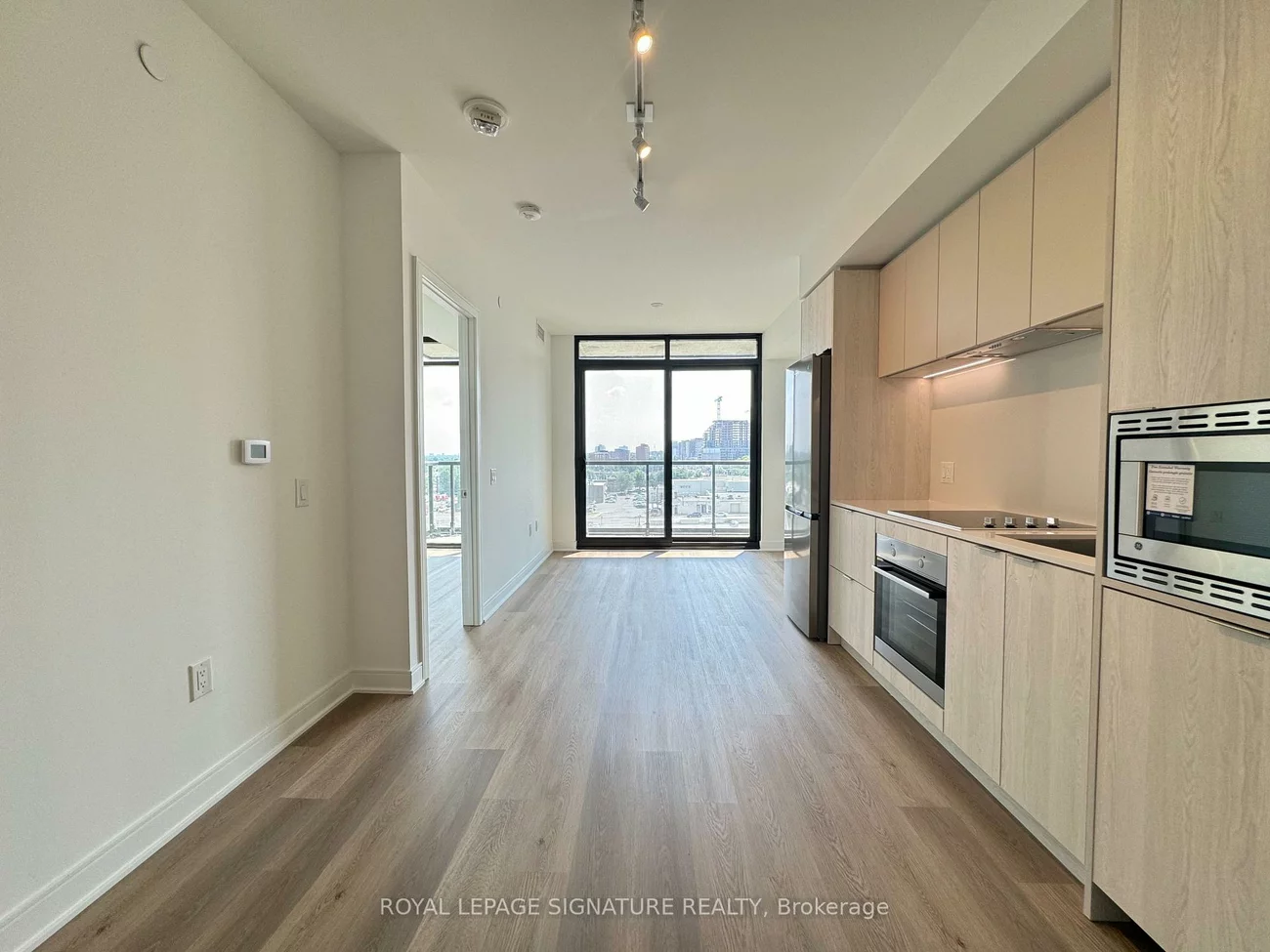 86, Dundas, Cooksville, Mississauga