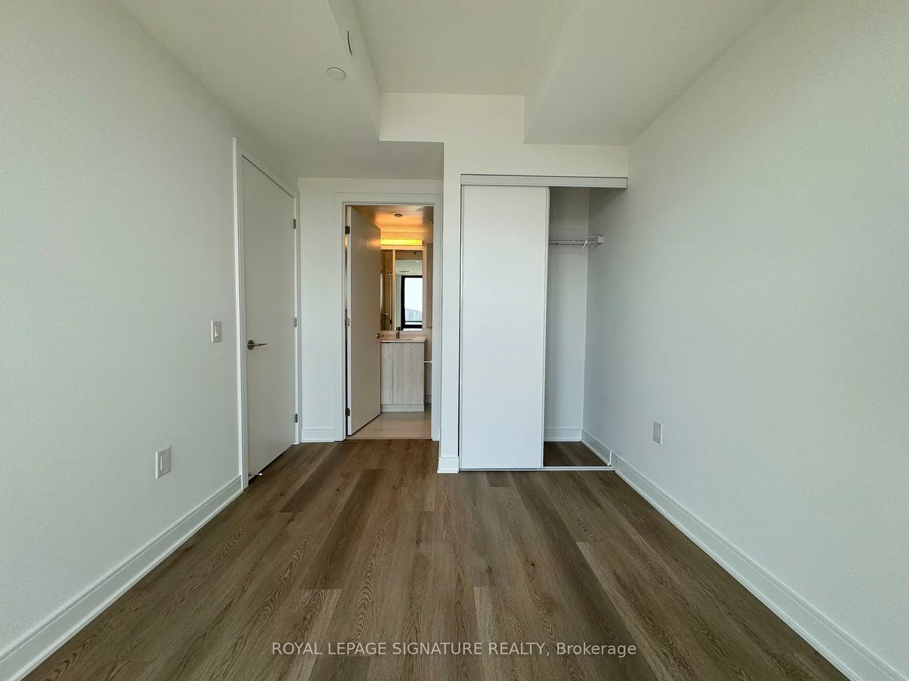 86, Dundas, Cooksville, Mississauga