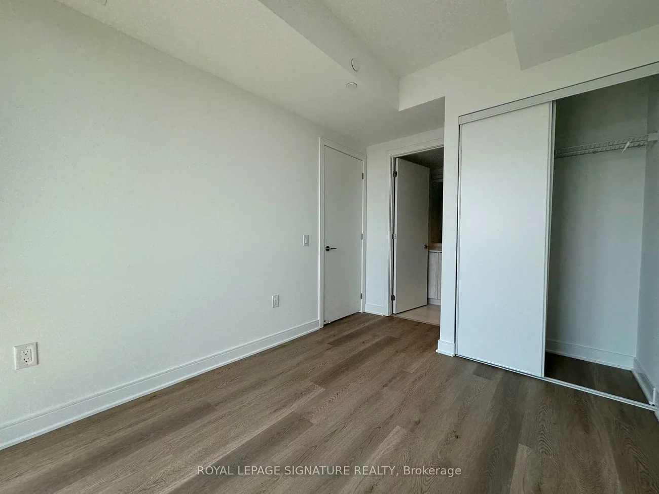 86, Dundas, Cooksville, Mississauga