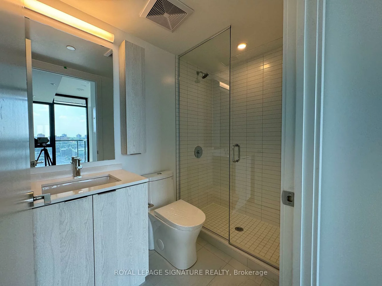 86, Dundas, Cooksville, Mississauga