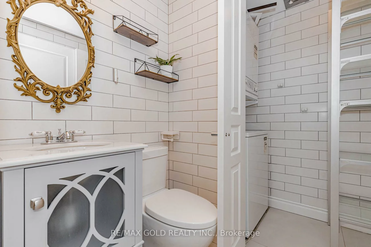 220, Burnhamthorpe, City Centre, Mississauga