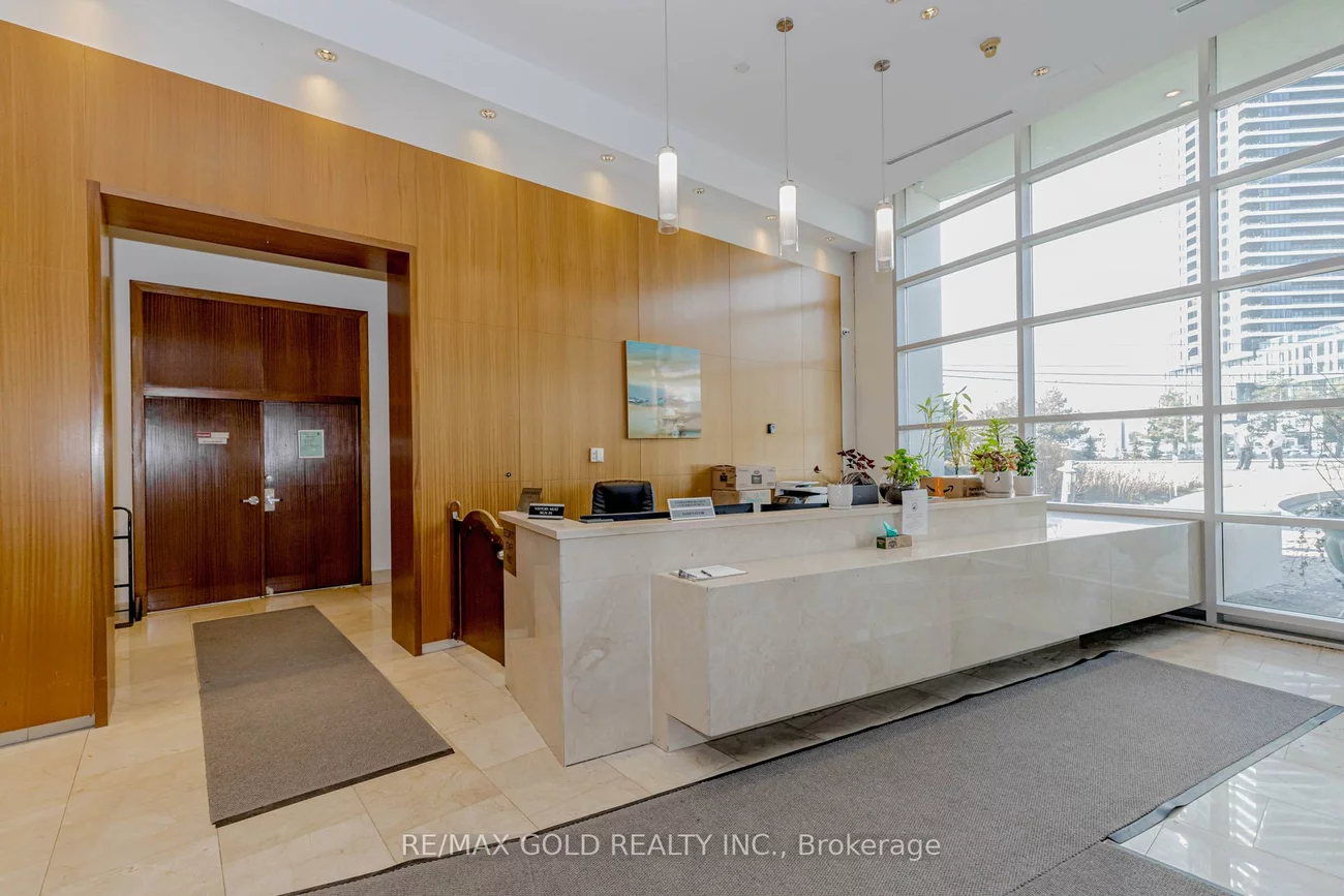 220, Burnhamthorpe, City Centre, Mississauga