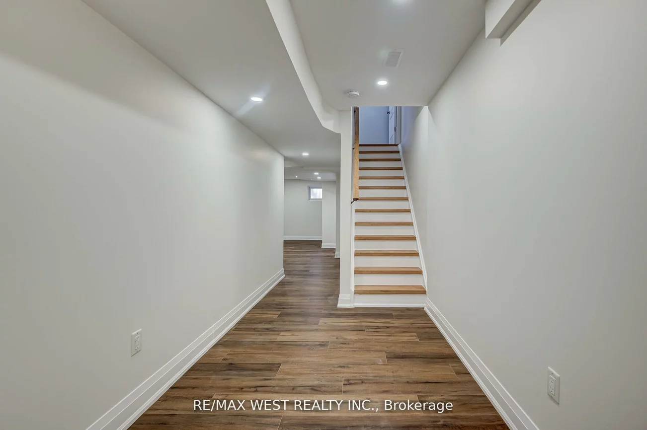 7360, Zinnia, Meadowvale Village, Mississauga