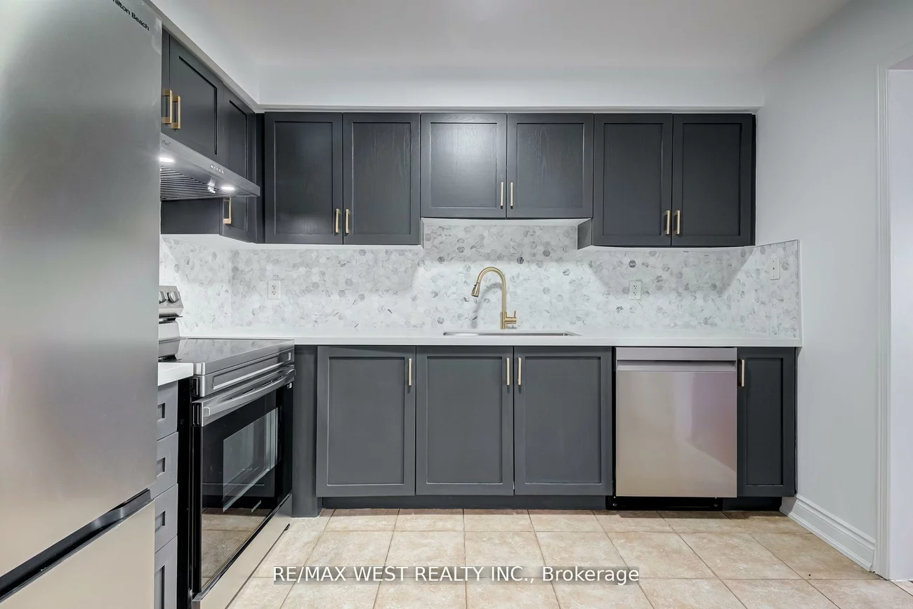 7360, Zinnia, Meadowvale Village, Mississauga