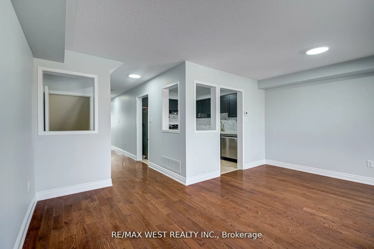 7360, Zinnia, Meadowvale Village, Mississauga