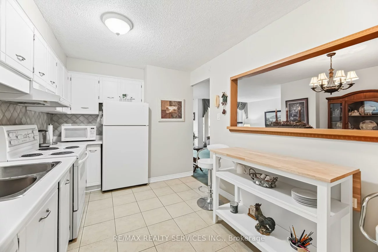 20, Mississauga Valley, Mississauga Valleys, Mississauga