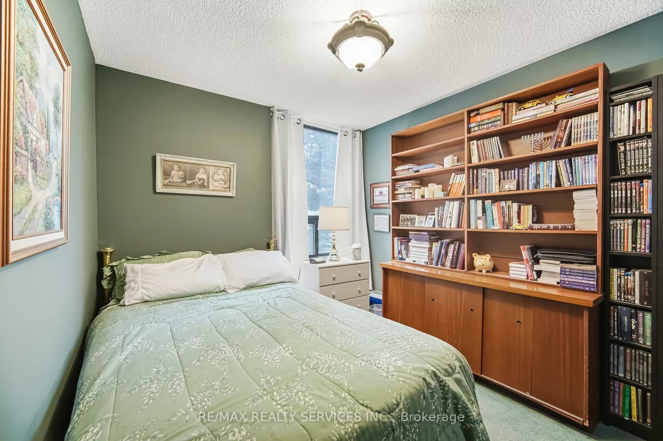 20, Mississauga Valley, Mississauga Valleys, Mississauga