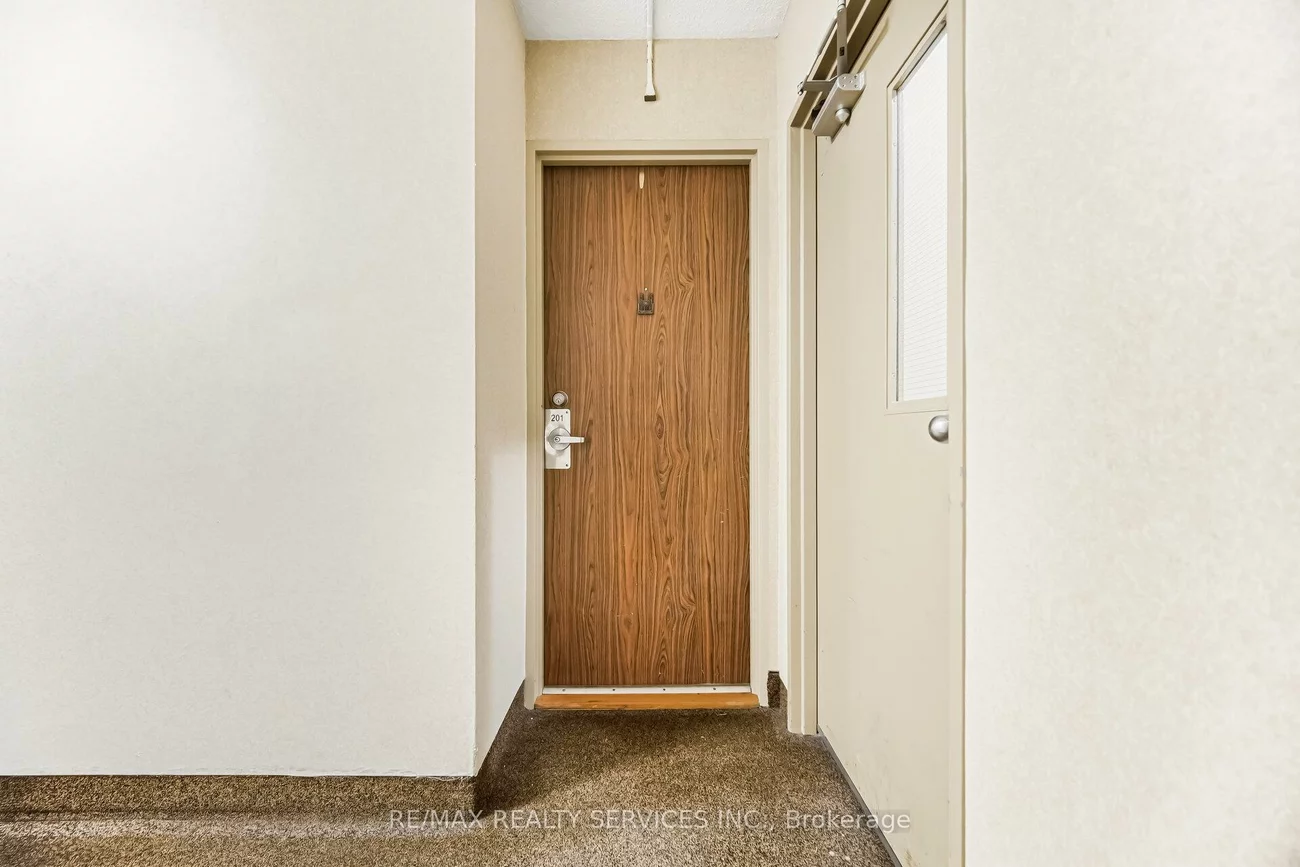 20, Mississauga Valley, Mississauga Valleys, Mississauga