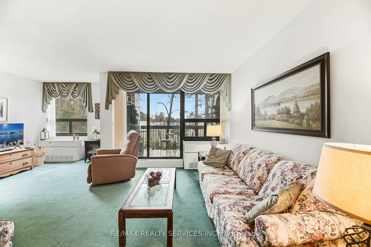 20, Mississauga Valley, Mississauga Valleys, Mississauga