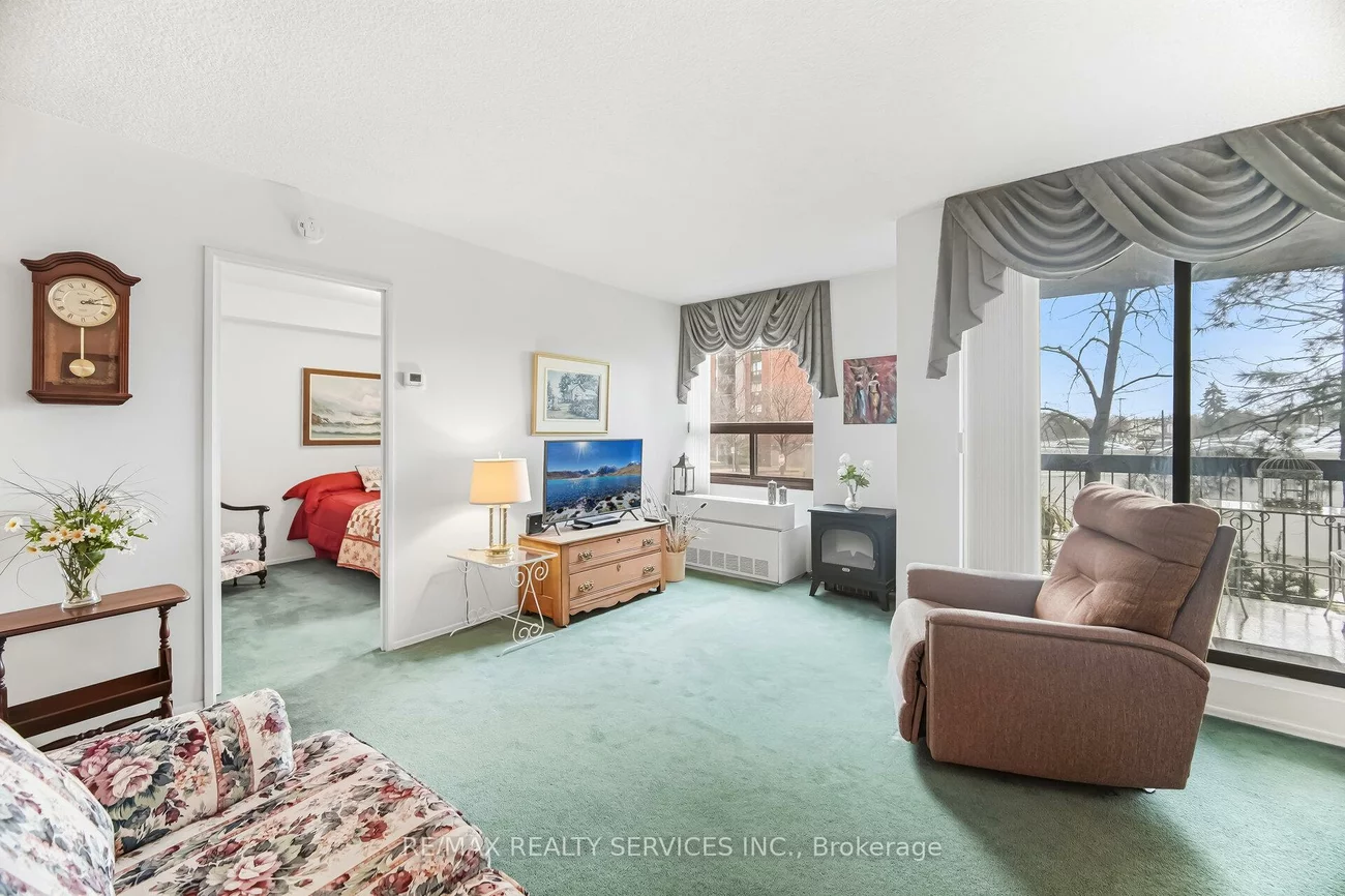 20, Mississauga Valley, Mississauga Valleys, Mississauga