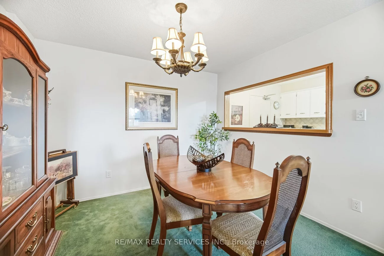 20, Mississauga Valley, Mississauga Valleys, Mississauga