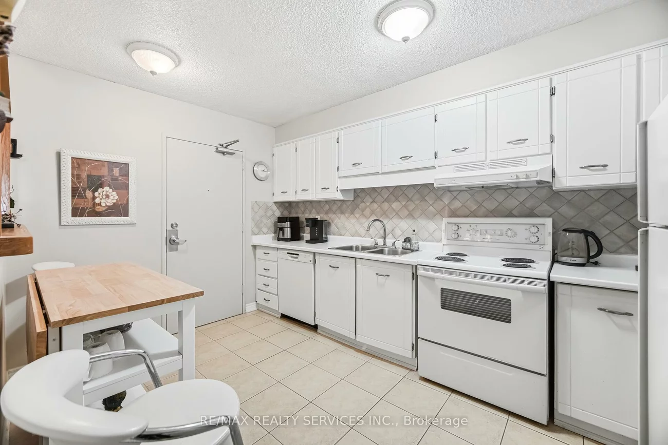 20, Mississauga Valley, Mississauga Valleys, Mississauga