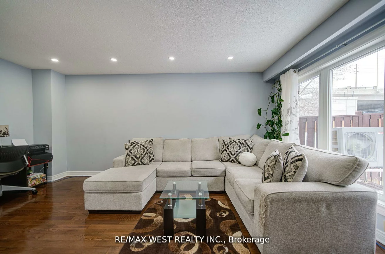 3525, Brandon Gate, Malton, Mississauga