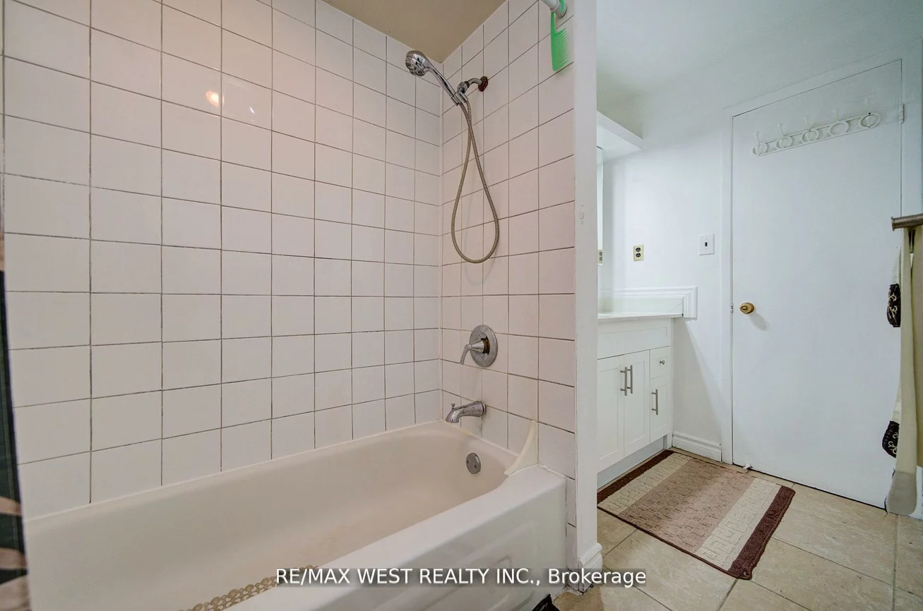 3525, Brandon Gate, Malton, Mississauga