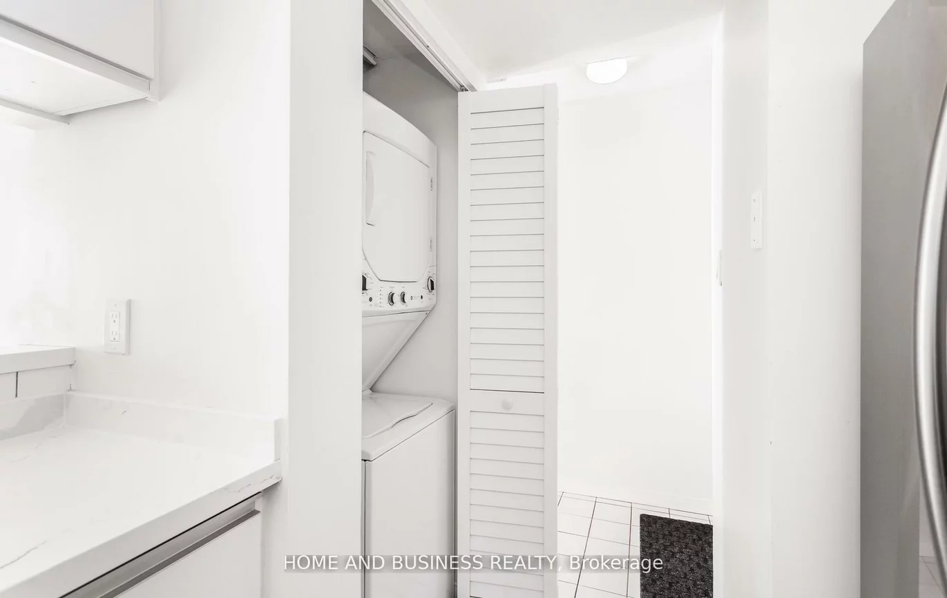 75, King, Cooksville, Mississauga