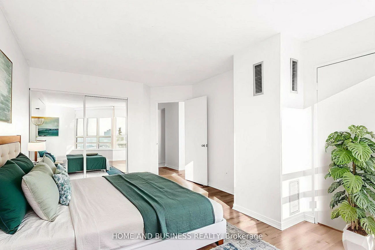 75, King, Cooksville, Mississauga