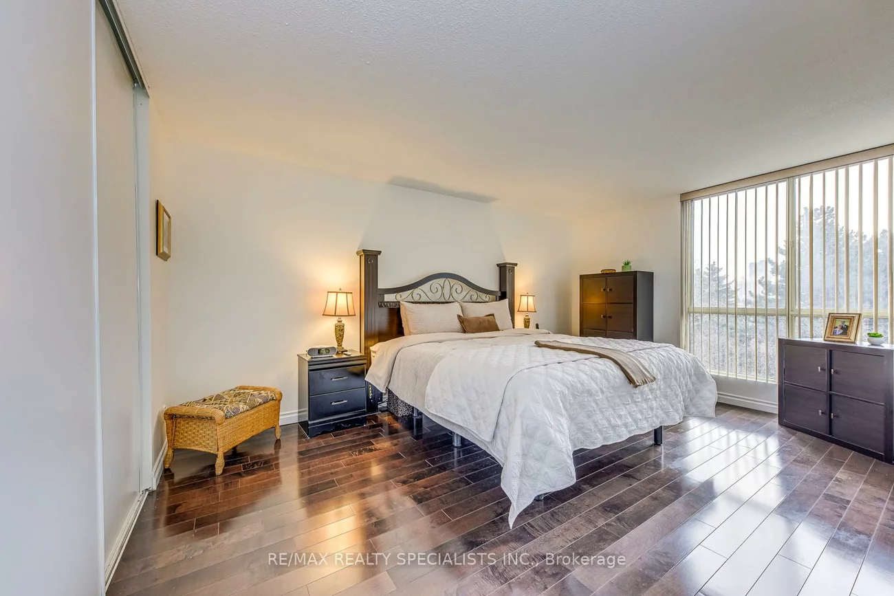 55, Kingsbridge Garden, Hurontario, Mississauga