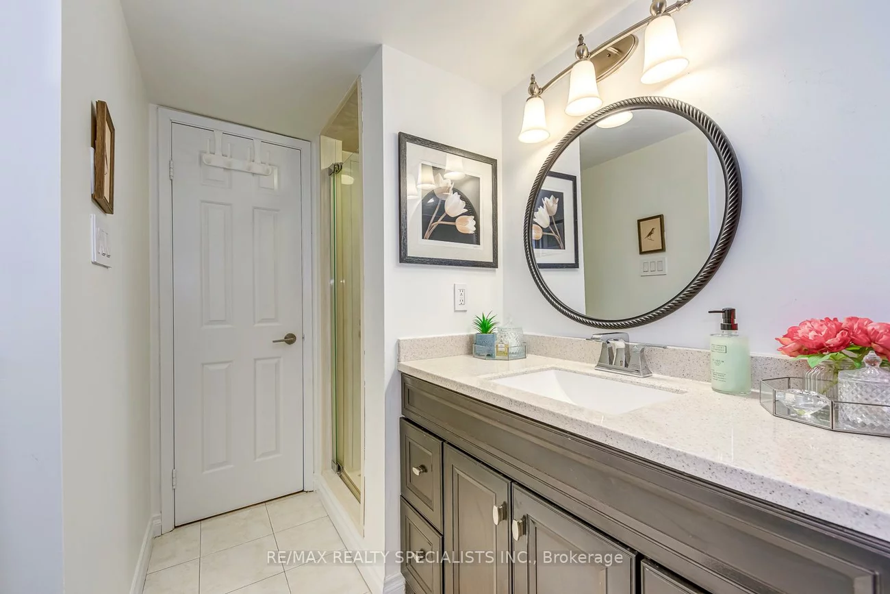 55, Kingsbridge Garden, Hurontario, Mississauga