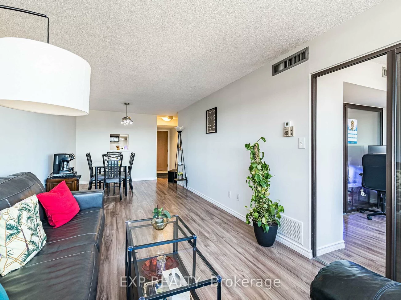 25, Agnes, Cooksville, Mississauga