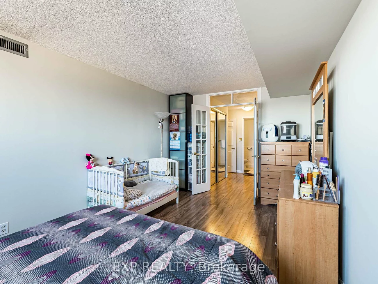 25, Agnes, Cooksville, Mississauga