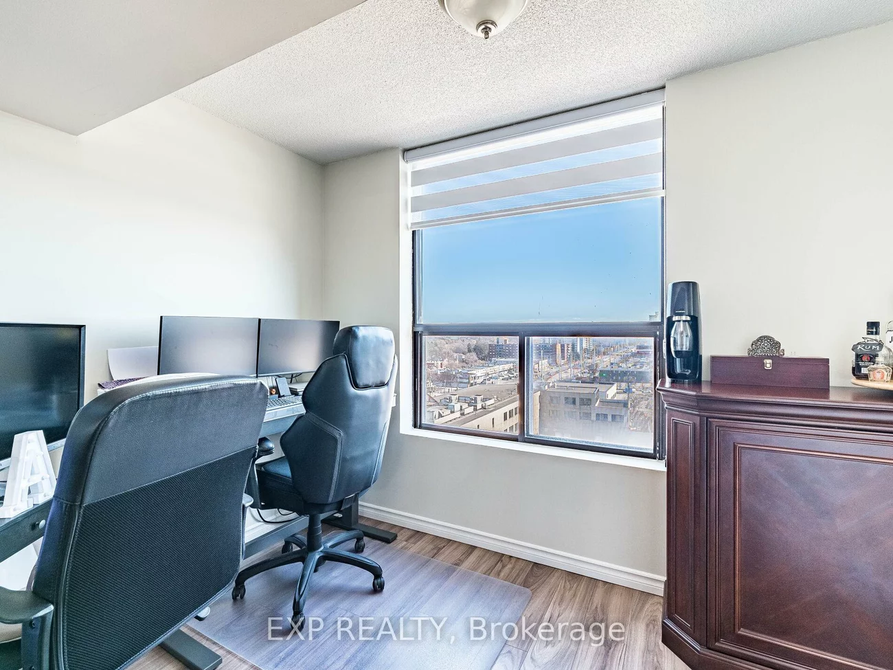 25, Agnes, Cooksville, Mississauga