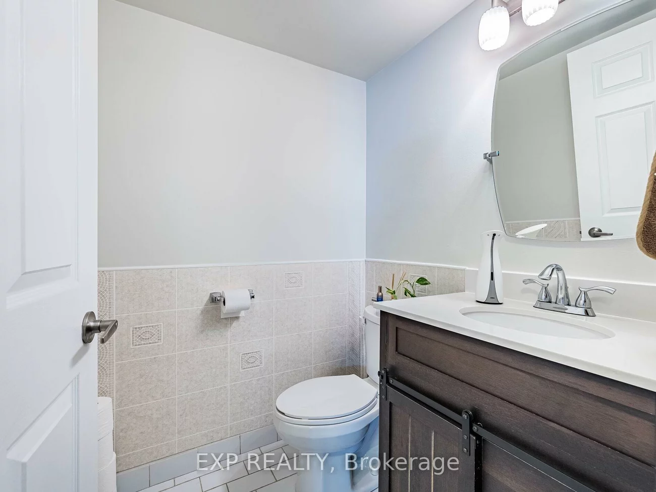 25, Agnes, Cooksville, Mississauga