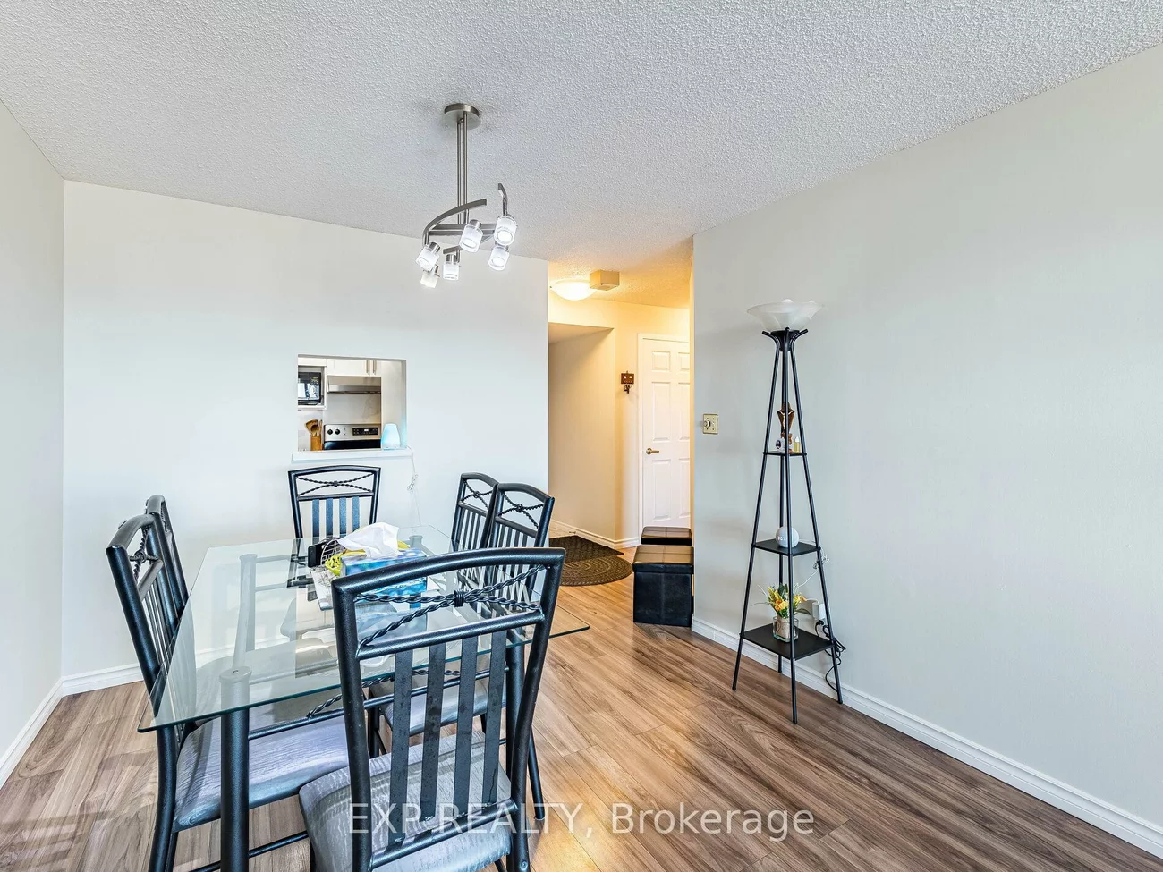 25, Agnes, Cooksville, Mississauga