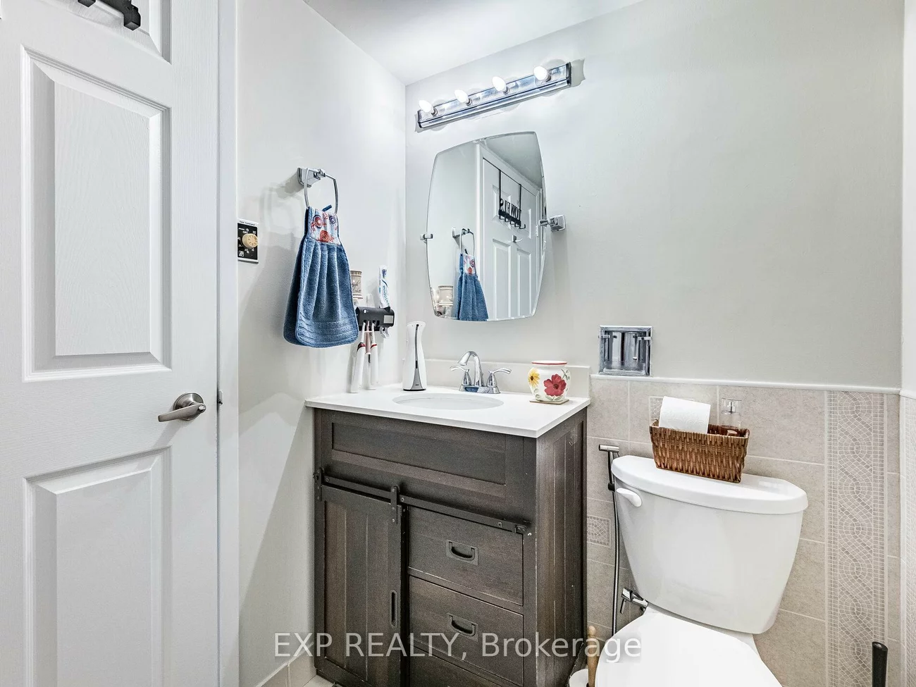 25, Agnes, Cooksville, Mississauga