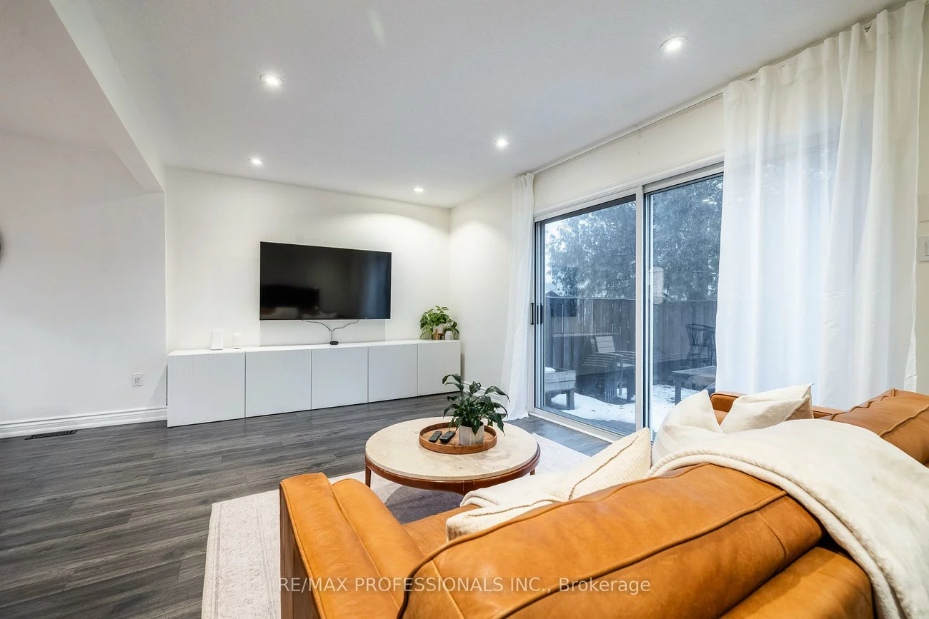 6699, Falconer, Streetsville, Mississauga