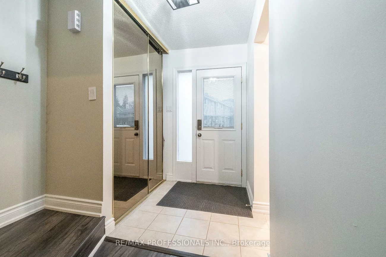 6699, Falconer, Streetsville, Mississauga