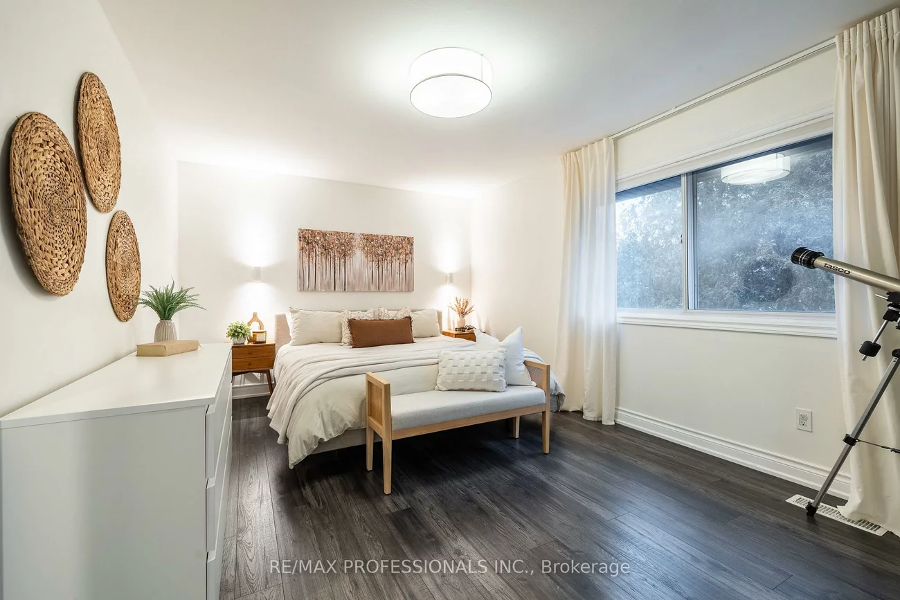 6699, Falconer, Streetsville, Mississauga