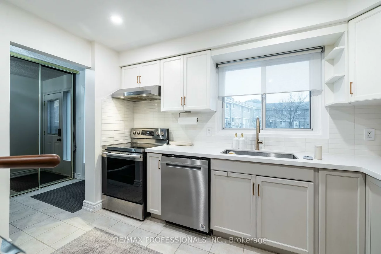 6699, Falconer, Streetsville, Mississauga