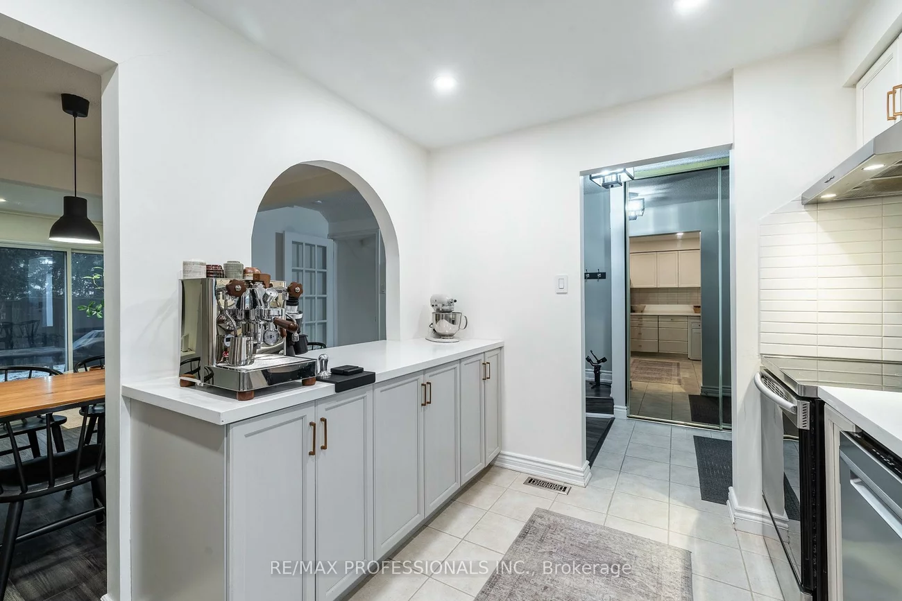 6699, Falconer, Streetsville, Mississauga