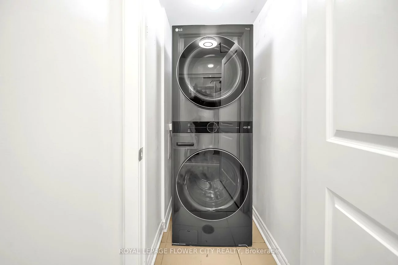 385, Prince of Wales, City Centre, Mississauga