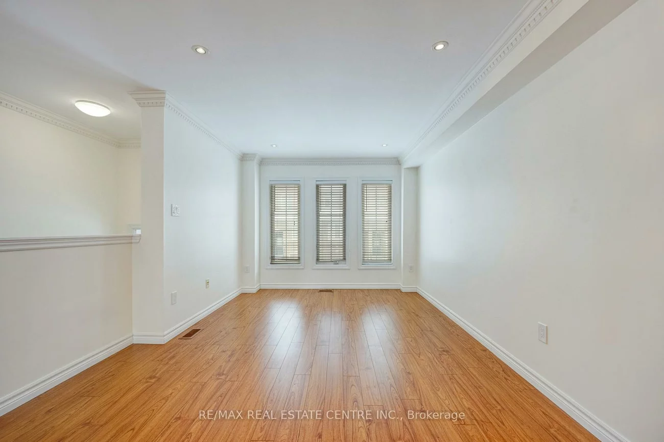 4950, Albina, Hurontario, Mississauga