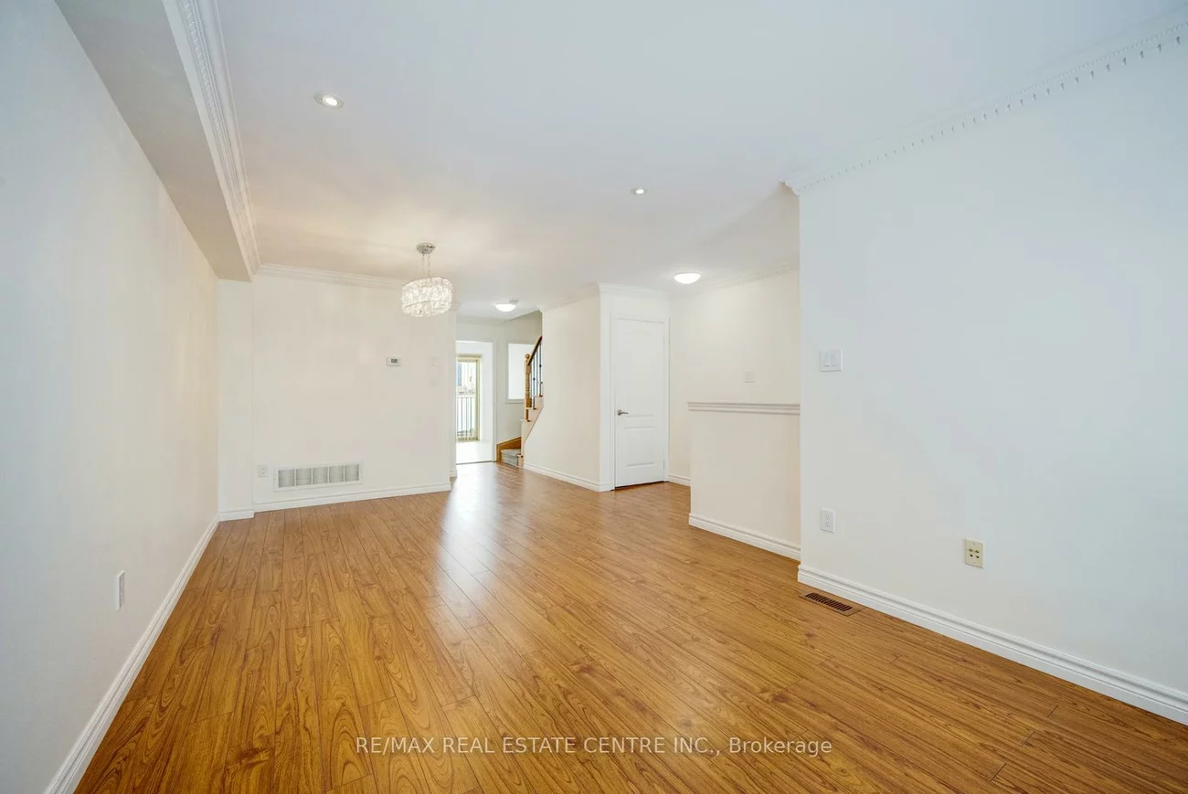 4950, Albina, Hurontario, Mississauga