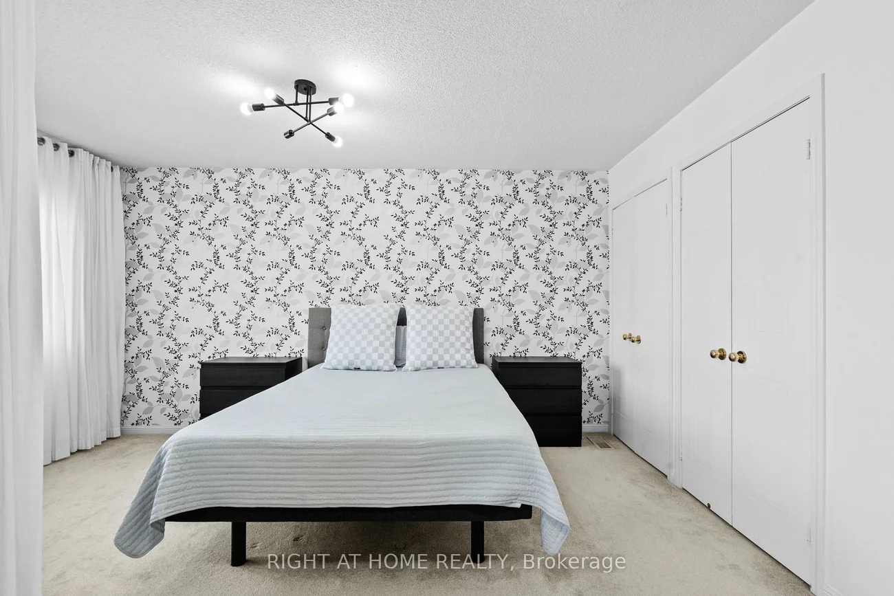 2088, Leanne, Sheridan Park, Mississauga