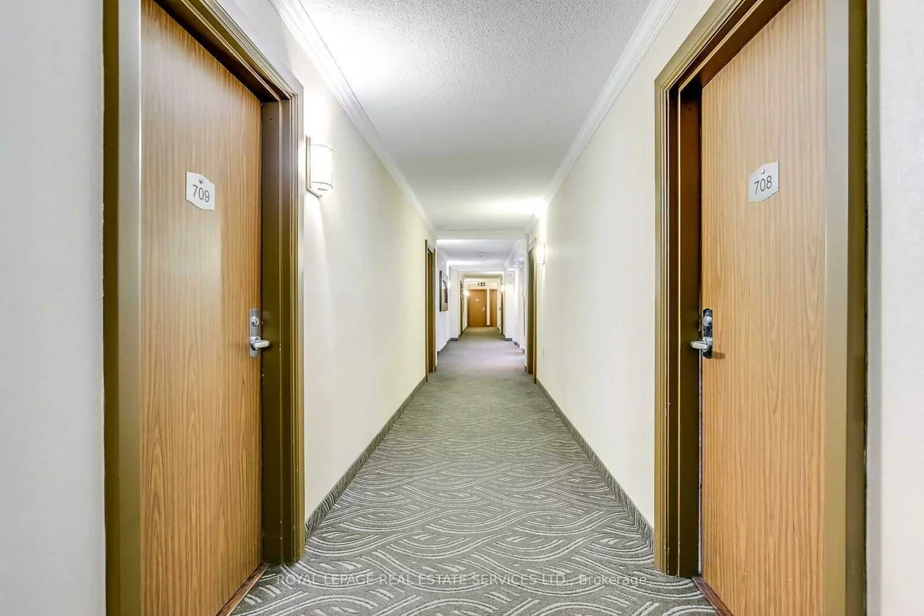 1110, Walden, Clarkson, Mississauga