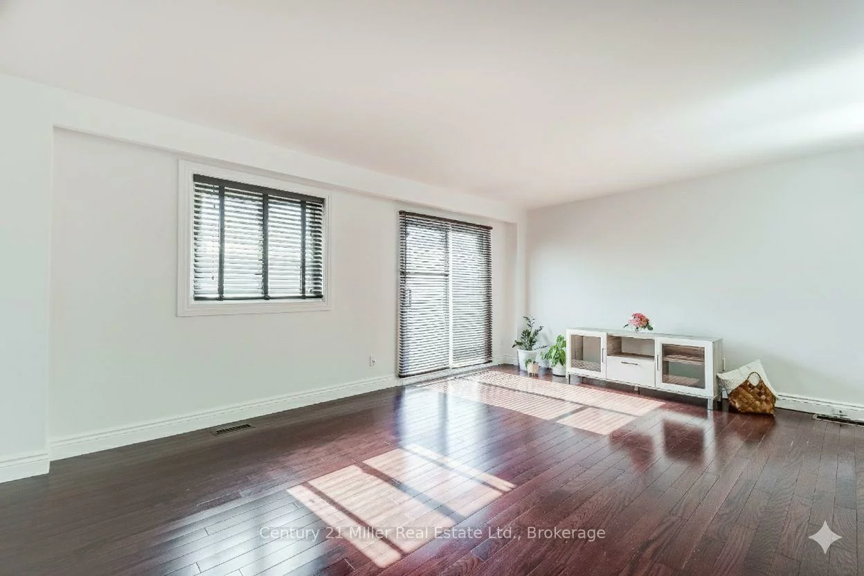 2315, Bromsgrove, Clarkson, Mississauga