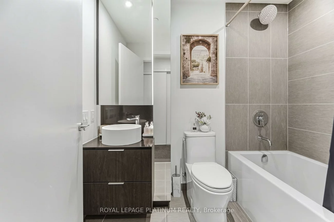 28, Ann, Port Credit, Mississauga