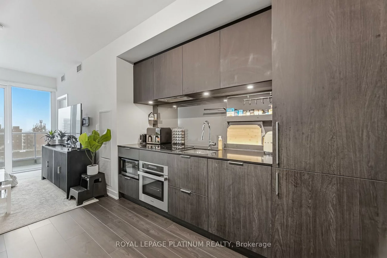 28, Ann, Port Credit, Mississauga