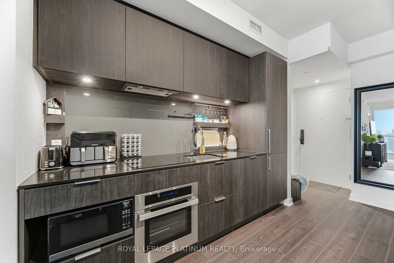 28, Ann, Port Credit, Mississauga