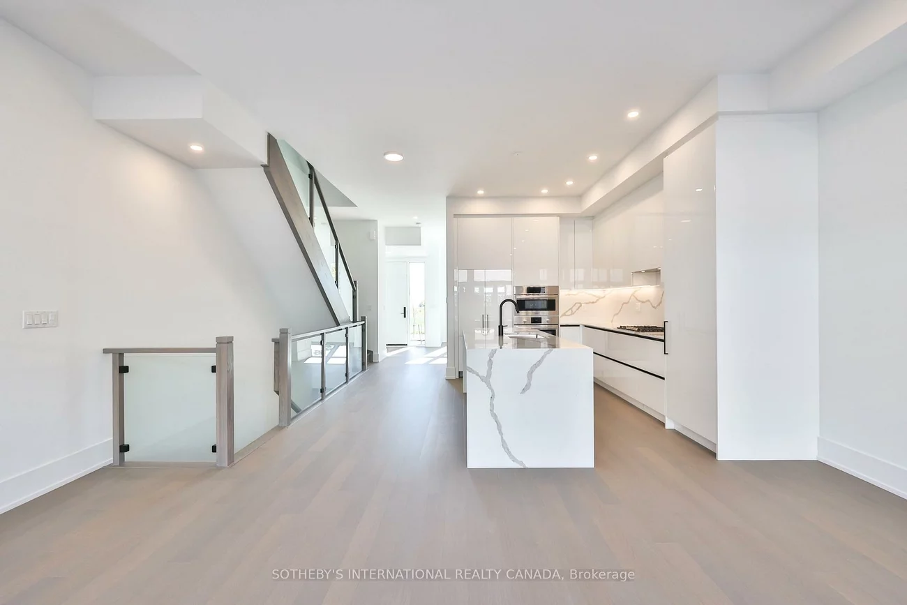 60, Lou Parsons Way, Port Credit, Mississauga