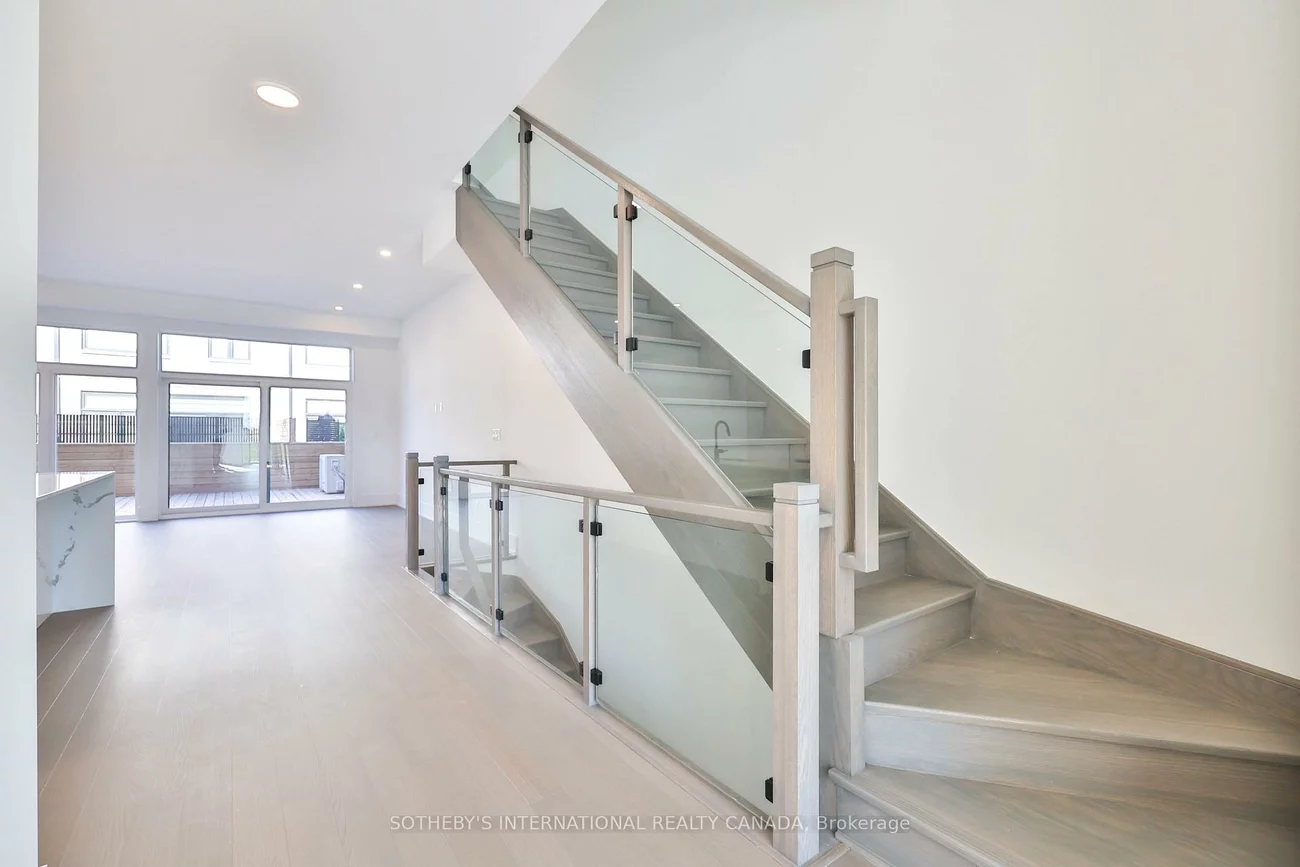 60, Lou Parsons Way, Port Credit, Mississauga